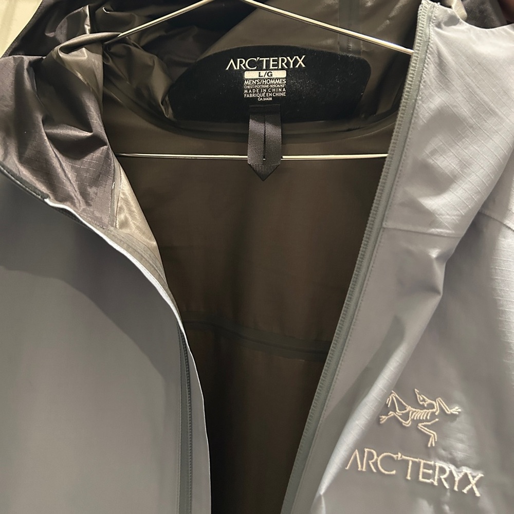 Arcteryx Zeta SL Jacket Size large like new condition